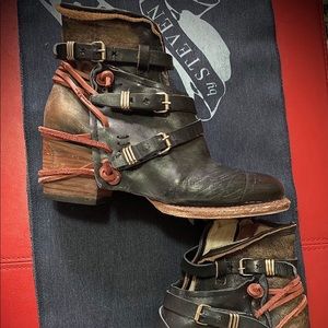 Freebird by Steven Crue Black, Multi